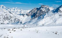 Obok ogromnych snow parków stacja oferuje bogaty wybór wysokogórskich tras.