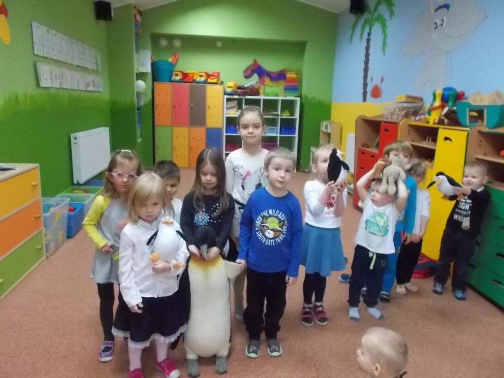 Dzień Pingwinka 20 stycznia odbył się Dzień Pingwinka. Dzieci mogły przynieść tego dnia maskotki i tematyczne książki.