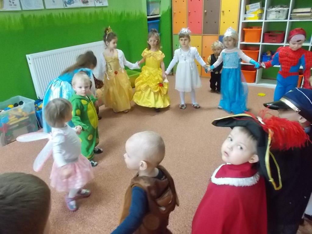 26 stycznia bawiliśmy się na balu karnawałowym.