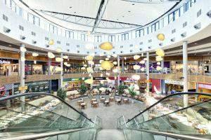 Data otwarcia centrum handlowego: 06.12.2001 CH Jantar CBRE Global Investors Poland Sp. z o.o. Właściciel: REI Poland Jantar Sp. z o.o. Zarządca: Cushman & Wakefield Polska Sp. z o.o. Deweloper: n/a Architekt: n/a Powierzchnia całkowita centrum handlowego: 49 911 m kw.