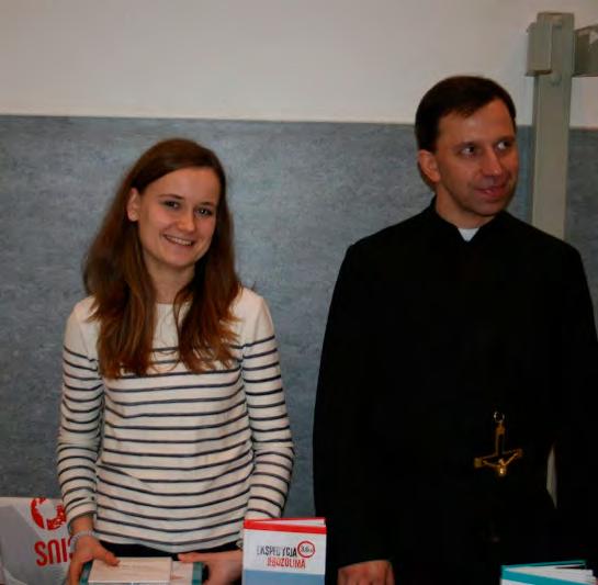 następnie do Amsterdamu na kolejną Eucharystię. Po Mszy świętej o godzinie 12.