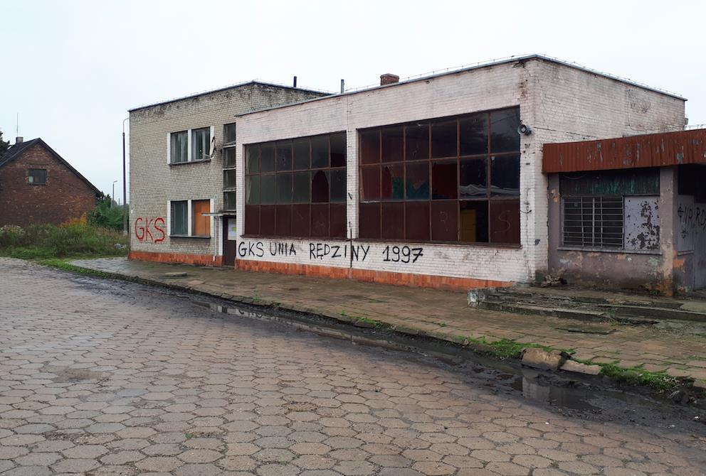 3.3.3. PROBLEMY TECHNICZNE DEGRADACJA I ZŁY STAN TECHNICZNY OBIEKTÓW I PRZESTRZENI PUBLICZNYCH Przeprowadzona wizja lokalna pozwoliła na ocenę stanu technicznego obiektów budowlanych oraz wartości