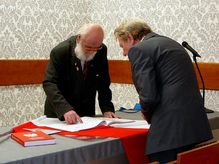 Po wykładzie duże zainteresowanie Programem "Dobra Flaga dla Polaków" oraz "Projektem Orli Dom" wykazał Wiceprezes Uniwersytetu Trzeciego Wieku w Złotowie p. Bolesław Piotrow.