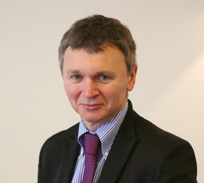 Szansa dla trudnej kategorii Nasze życie szybko się zmienia pod wpływem nowych mediów i technologii. Wiele zmian, które kiedyś wydawały się dziwną modą, dziś są normalnością.
