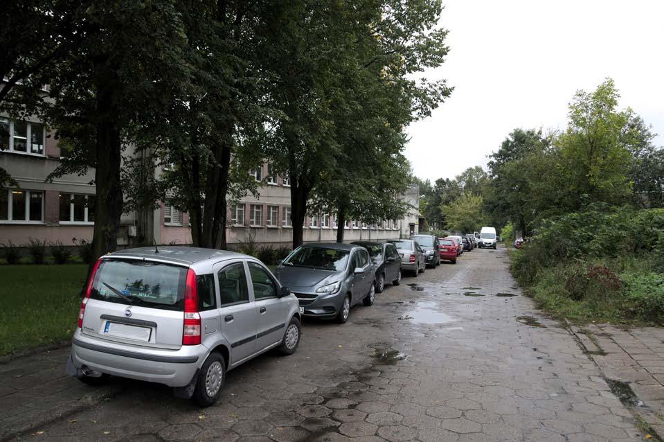 007 BUDOWA MIEJSC PARKINGOWYCH PRZY SZKOLE PODSTAWOWEJ NR 13 Projekt przewiduje utworzenie miejsc parkingowych w bliskim sąsiedztwie Szkoły Podstawowej nr 13.