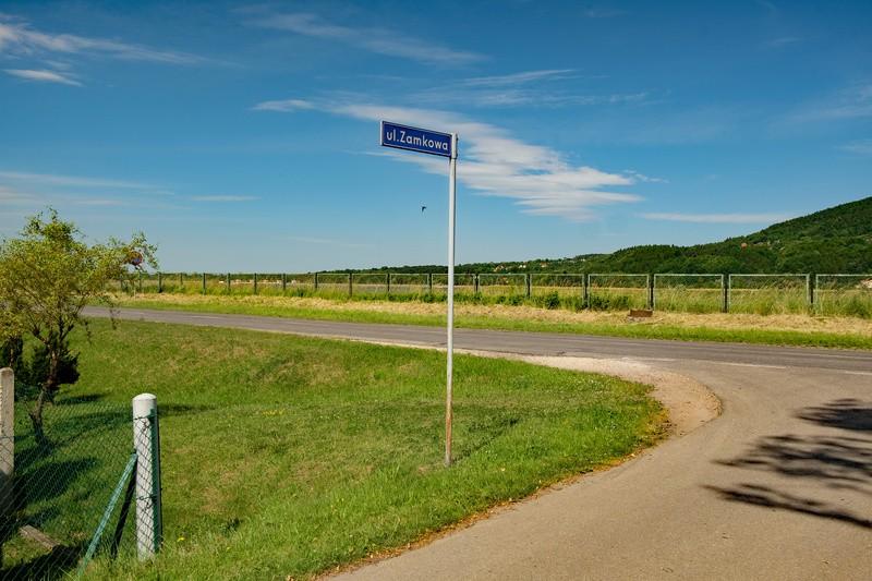 Międzybrodzia przez Porąbkę, tu zakręcamy w prawo w stronę Porąbki