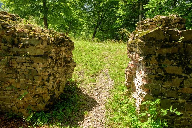 Trzecia faza rozbudowy wiąże się częściowo z osobą księcia Jana IV oświęcimskiego i przypada na lata 1433-1452. Powstał wówczas drugi pierścień murów razem z wieżą komunikacyjną i wieżą bramną.