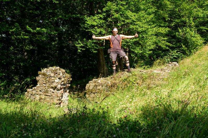 Pierwsza wzmianka o tej budowli pochodzi z 1396, kiedy książę Jan III oświęcimski przekazał własność zamku swojej żonie.