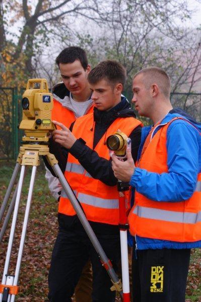 polowych, wykorzystywania sprzętu komputerowego w