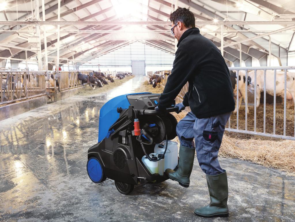Wysoka zwrotność ułatwiająca pracę Po latach pracy udało nam się opracować wysokiej klasy konstrukcję z innowacyjnym układem kół, która pozwala w lekki sposób manewrować maszyną i transportować ją w