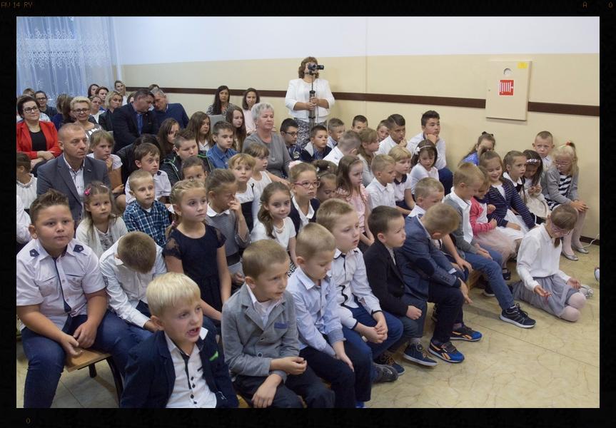 wójtem Mirosławem Sewerynem, księdza proboszcza Dariusza Maciejczyka oraz rodziców