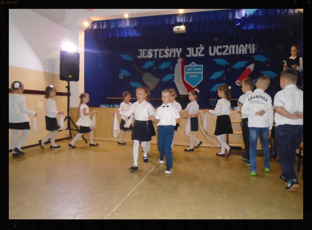 sołtys Roman Stompór, dyrektor BiOKGM Dorota Tomaszewska, Iwona Seweryn z CTL w Osinach oraz rodzice. Wszystkich przybyłych powitała dyrektor Zofia Siwiec.