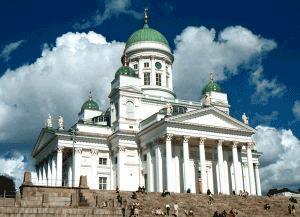 Zajrzymy do Soboru Zaśnięcia Matki Bożej zlokalizowanej w historycznej części Helsinek Kamppi. Odwiedzimy serce Helsinek - Plac Senacki i górującą nad nim katedrę.