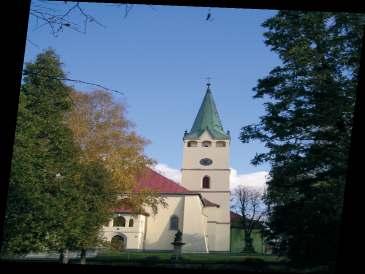 Kláštorný komplex radu sv. Františka pochádza zo 17. st. a je komponovaný podľa vtedy platných zákonností, t.j. s rajskou záhradou a krížovou chodbou.