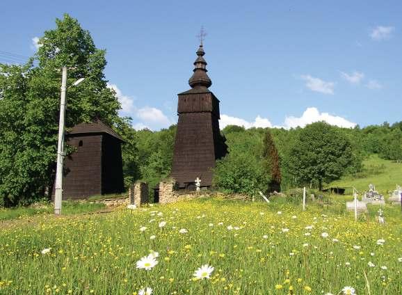 Drevený chrám východného obradu Pokrova Presvätej Bohorodičky v Korejovciach bol postavený v roku 1764. Na plytkom kamennom podklade stojí trojpriestorová zrubová stavba.