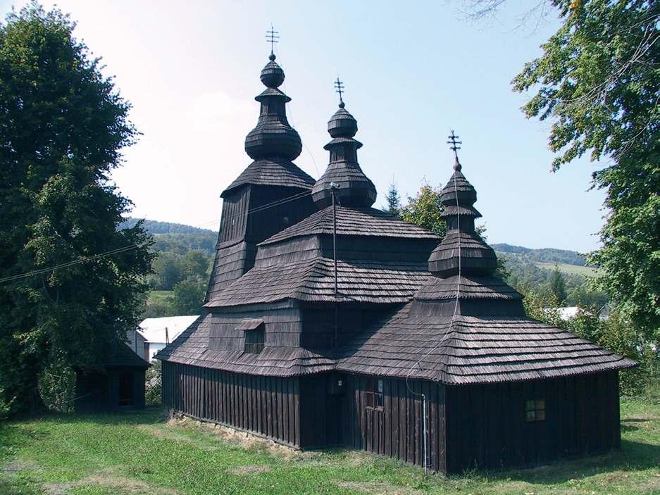 Do grupy najstarszych cerkwi należy greko-katolicka cerkiew p. w. św. Mikulasza w Bodrużalu zbudowana w roku 1658. Podział na trzy pomieszczenia symbolizujący św.
