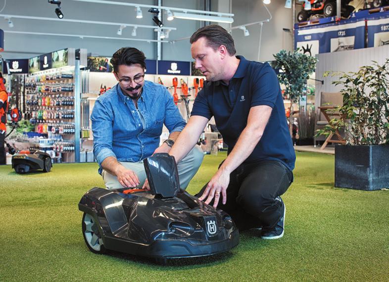 DEALER HUSQVARNA SŁUŻY RADĄ I POMOCĄ PRZY INSTALACJI Spytanie o radę Dilera Husqvarna jest zawsze dobrym sposobem na znalezienie modelu kosiarki Husqvarna Automower optymalnego do danego ogrodu.