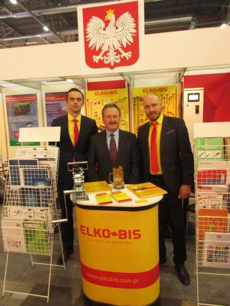 atmosfera. Zostało zagospodarowane przez uczestników banerami, eksponatami.