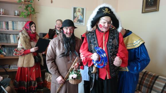Zgodnie z tradycją w ostatnie dni zapustów - karnawału, bawimy się.