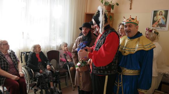 niedźwiedzia, konia, bociana, a także dziada, baby, Żyda, Cygana, Młodej Pary.