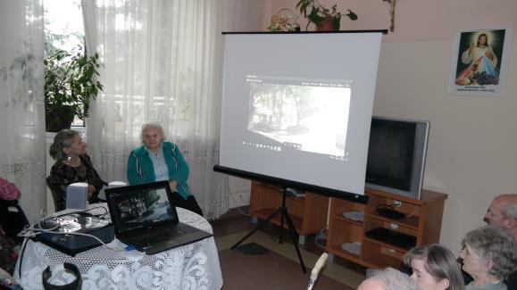DZIEŃ KOBIET Tradycyjnie w dniu 8.03.2017r. świętowaliśmy Dzień Kobiet w Domu.