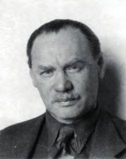 Włodzimierz Krukowski (1887-1941) Summary: The paper presents the biography of Włodzimierz Krukowski, born in Radom. He studied in Darmstadt, Germany and was a distinctive student.