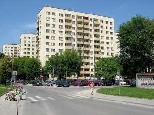 balkon, piwnica. Spokojna okolica z dogodną komunikacją autobusową. Cena: 99.