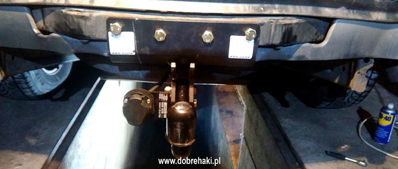 Wiązka elektryczna do tego modelu auta, zalecana jest w wersji dedykowanej. W odległości 20 cm od haka jest wtyczka na gniazdo 13 PIN posiadająca wszystkie przewody pod kemping.
