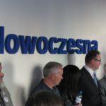 przedstawiciele płockiego KOD oraz Zbigniew Kruszewski, rektor Szkoły