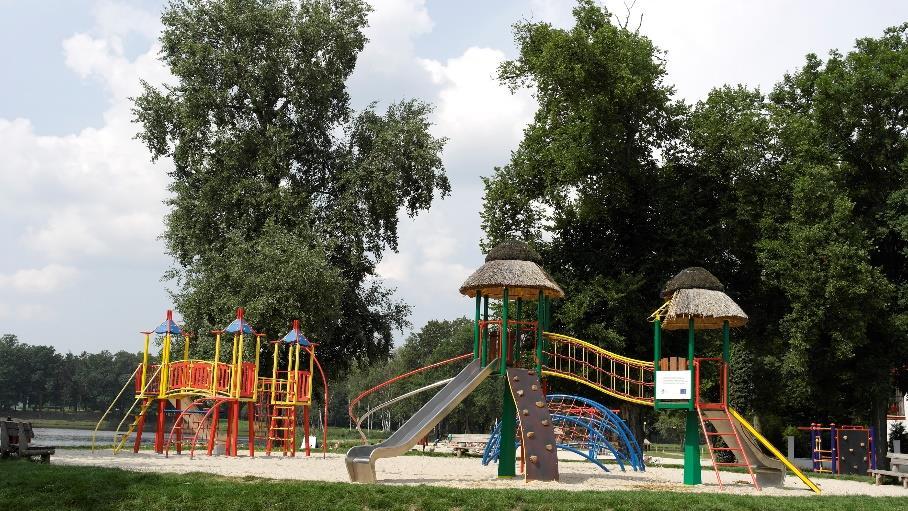 Pozostawiono trzcinowisko Nasadzono rośliny nektarodajne wokół zbiornika, finansowanie nasadzeń w ramach