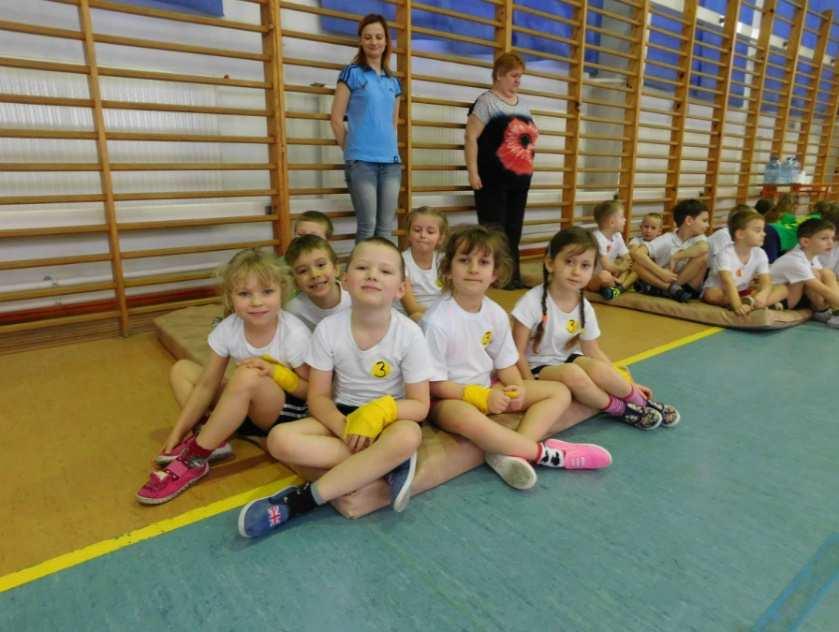 w Chełmży. Do sportowej rywalizacji przystąpiło siedem drużyn z placówek z Chełmży i okolic.