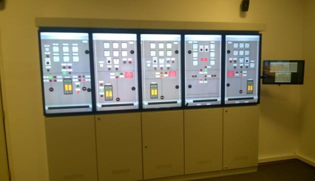 Virtual Engine Room simulator) z wizualizacją typu 2D, który jest wyposażony w tzw. listy kontrolne (ang.