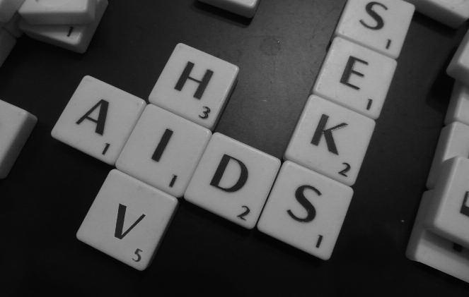H I V / A I D S FOT. MONIKA LEWANDOWSKA Co należy wiedzieć o HIV/AIDS? Liczba zachorowań na aids nie maleje.