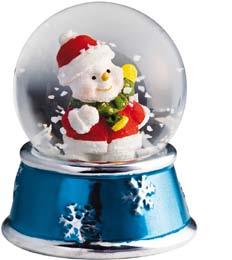 Niewielka kula śnieżna z postacią świętego Mikołaja.