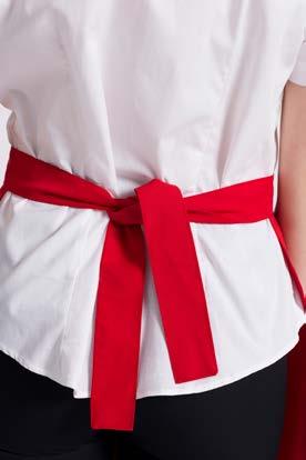 wiązanie w pasie wyposażone z kieszeń przednią