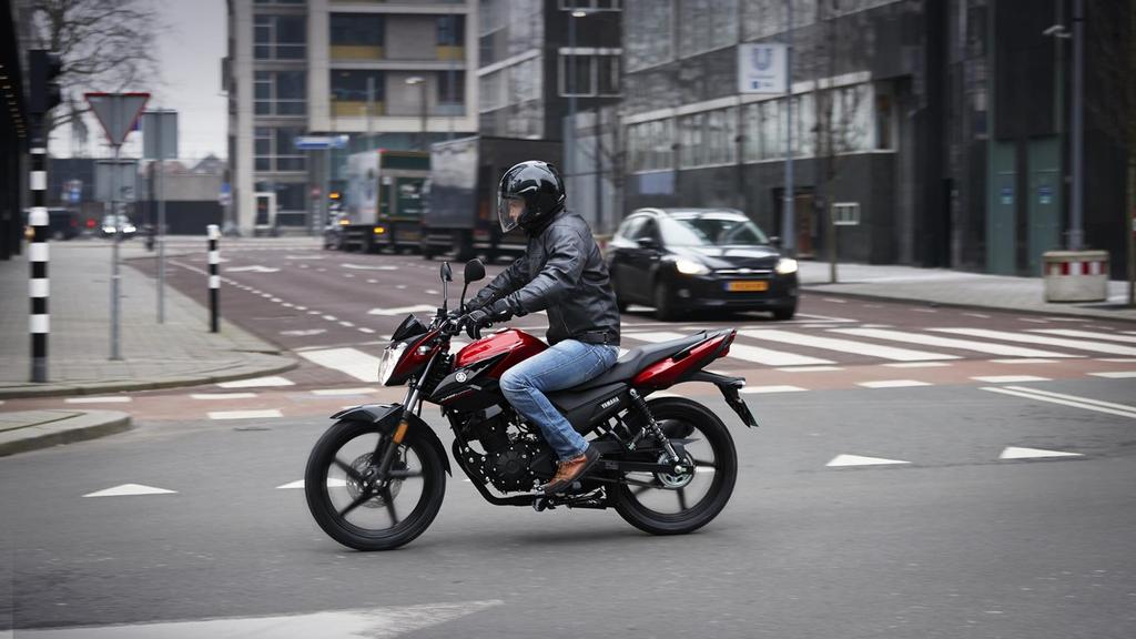 Jedź łatwo. Jedź płynnie. Od ponad 60 lat konstruujemy niezawodne pojazdy miejskie. Każdego dnia, setki tysięcy ludzi takich jak Ty, polega na swoich jednośladach Yamaha, aby poruszać się po mieście.