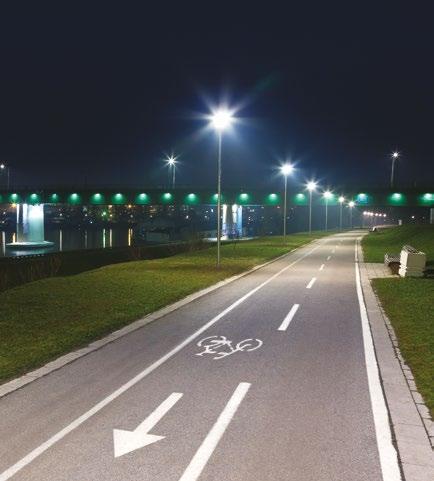 CORONA STREET LED Uniwersalna oprawa drogowa LED do różnorodnych zastosowań. Szeroki zakres mocy i strumieni świetlnych umożliwia zastosowanie jej w bardzo różnych sytuacjach oświetleniowych.