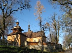 Drewniany kościół parafialny (XVIII w.).