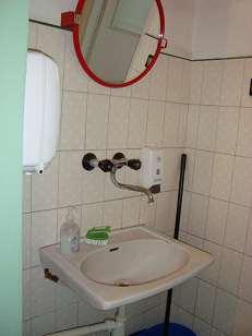 pomieszczenia biurowo usługowego nr 2.09 o powierzchni użytkowej 16,09 m 2, 4. pomieszczenia biurowo usługowego nr 2.10 o powierzchni użytkowej 15,51 m 2, 5.