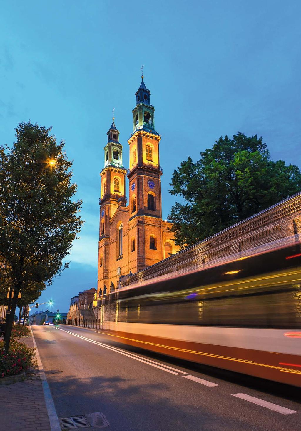 p-isnn: 1426-5788 e-issn: 2543-6570 Komunik cja k w a r t a l n i k k w a r t a l n i k KWIECIEŃ-CZERWIEC 2017 publiczna nr 2(67)/2017 publiczna KOMUNIKACJA PUBLICZNA 2/2017 Czy