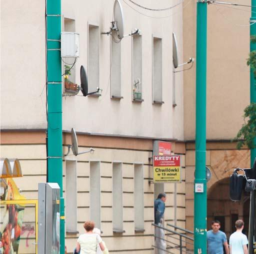 fot. Arkadiusz Ławrywianiec Tyskie trolejbusy elektromobilość od roku 1982 Tekst ARTUR CYWIŃSKI, ZBIGNIEW BRUD Polska jest krajem, w którym trolejbusy w publicznym transporcie miejskim są