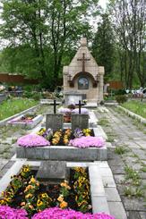 Cmentarz żydowski Kirkut Cmentarz zachowany w części w rejonie stacji PKP. Pamiątka po ludności żydowskiej, która do czasów II wojny światowej stanowiła około 50 % mieszkańców miasta.