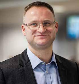 ZARZĄD ENRIQUE DIAZ-ALVAREZ DYREKTOR DS. OCENY RYZYKA TOBY YOUNG DYREKTOR DS. TECHNOLOGII JAKUB MAKURAT DYR. GENERALNY EBURY POLSKA Enrique to analityk i komentator światowych rynków finansowych.