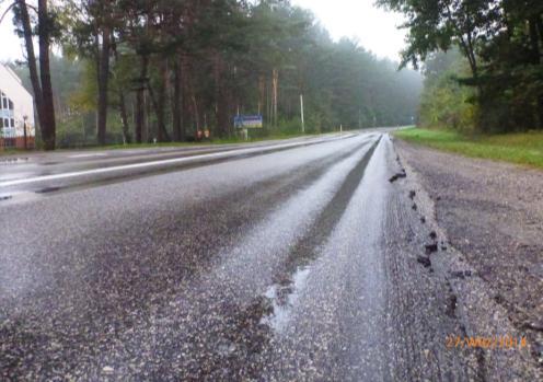 Pomiary równości poprzecznej przeprowadzono na obu pasach ruchu w