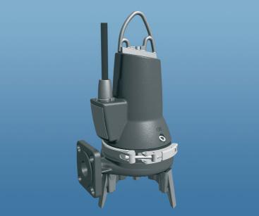 Pompa automatycznie zamocowywana jest do zespołu podstawy w pozycji przechylonej w celu usunięcia powietrza, które mogło zgromadzić się w kadłubie tłocznym pompy, oraz w celu uniemożliwienia
