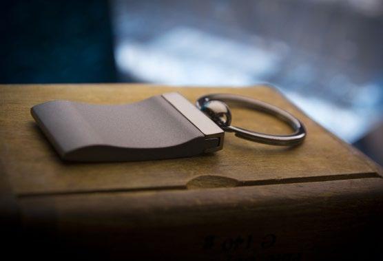 R73227 Metalowy brelok DINKY Brelok do kluczy z dużym miejscem na logo.