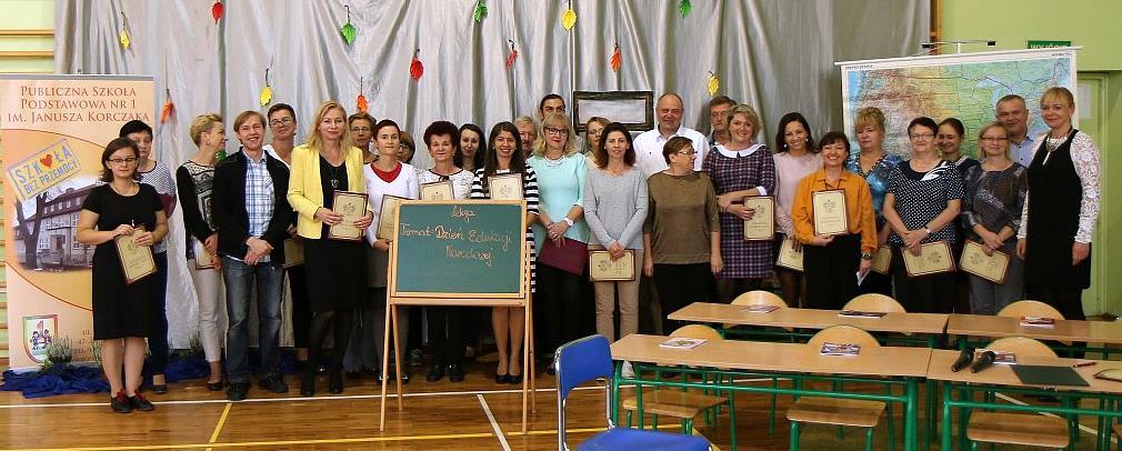 Dzień Nauczyciela 17 października 2017 roku w naszej szkole odbyła się akademia z okazji Dnia Edukacji Narodowej.