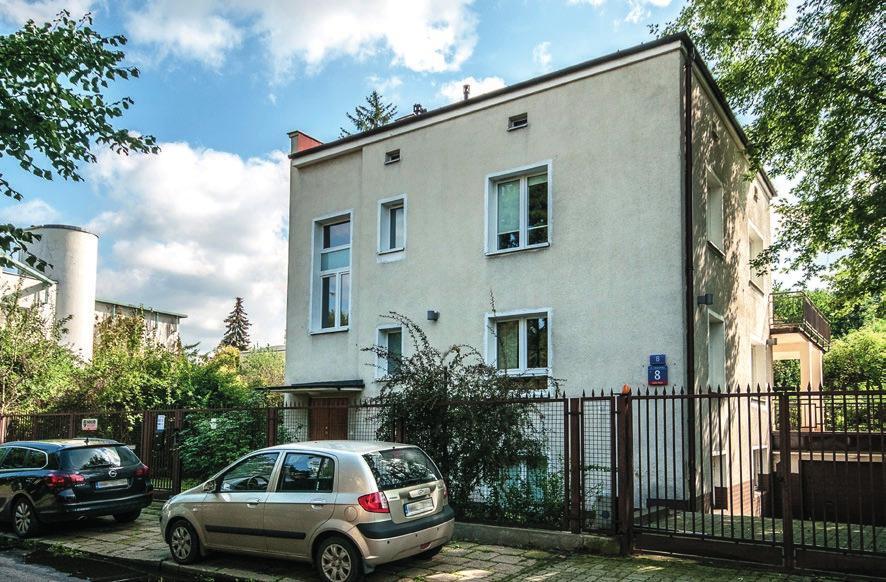 Zakopiańska 8 Warszawa, Saska Kępa WARSZAWA, Saska Kępa Willa położona w Warszawie na Saskiej Kępie w otoczeniu obiektów mieszkalnych. Budynek z 1930 roku, trzykondygnacyjny, o powierzchni 324 m².