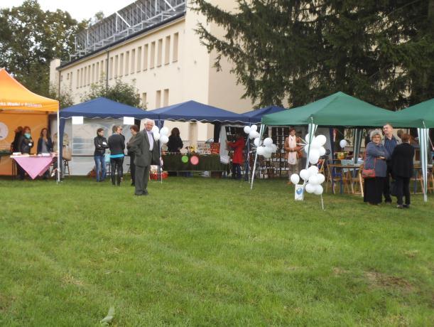 Na stoiskach można było zakupić po atrakcyjnych cenach przepiękne rzeczy