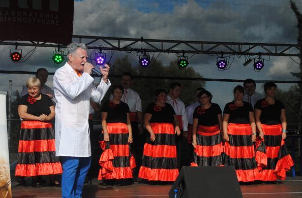 Całości imprez piknikowych towarzyszyły występy